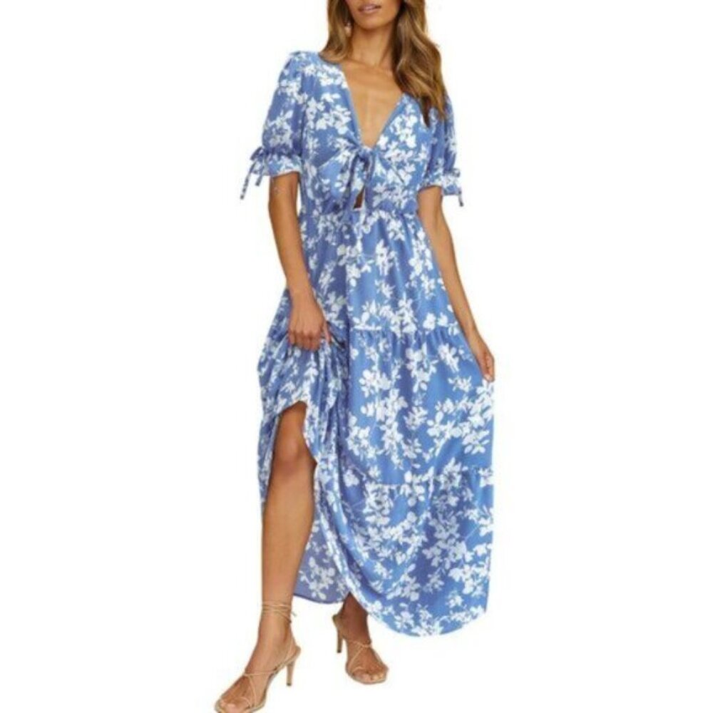 V-neck tie-dress with pleated hem and short sleeves